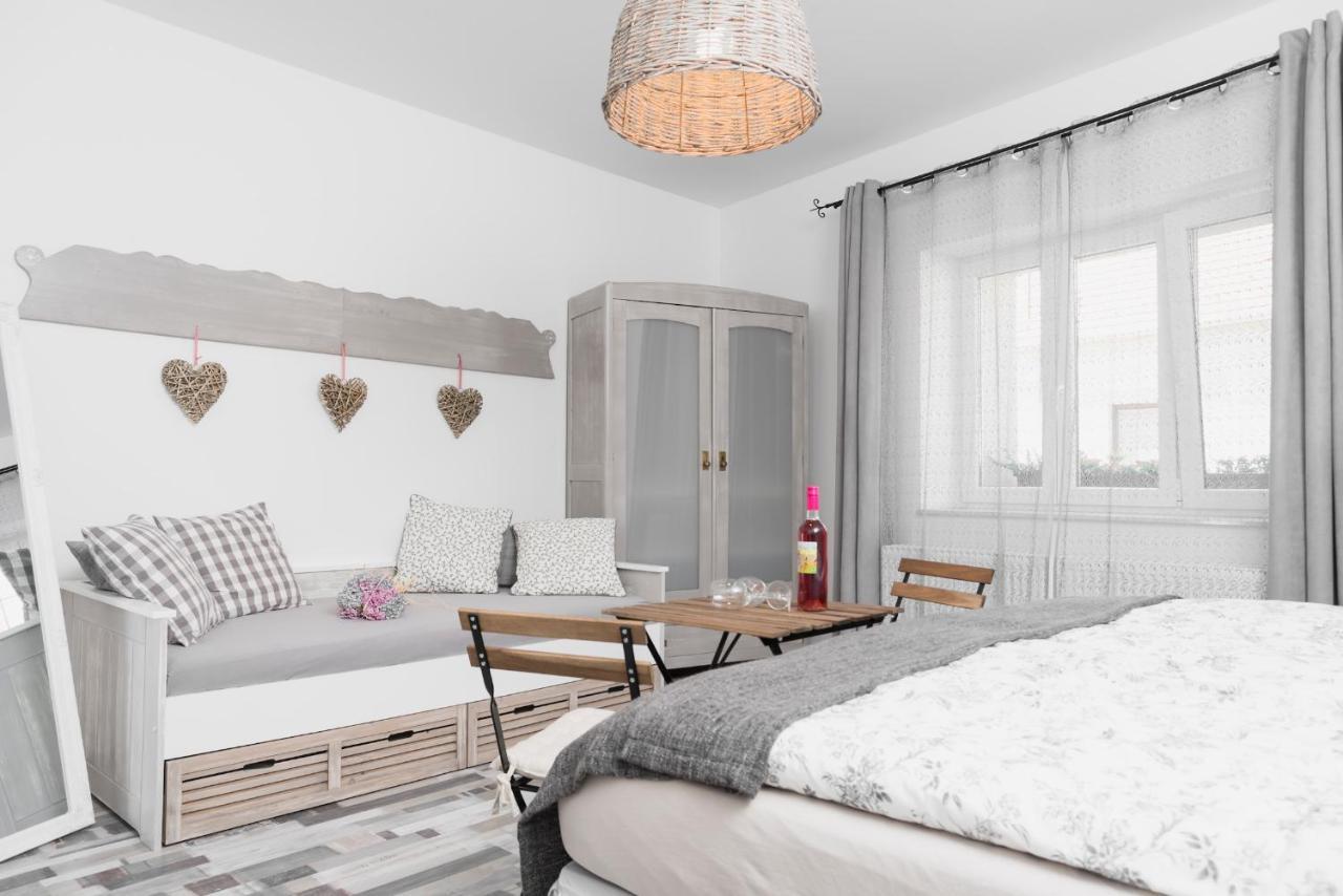 Hotel Madarlatta Vendeghaz Fertőrákos Zewnętrze zdjęcie